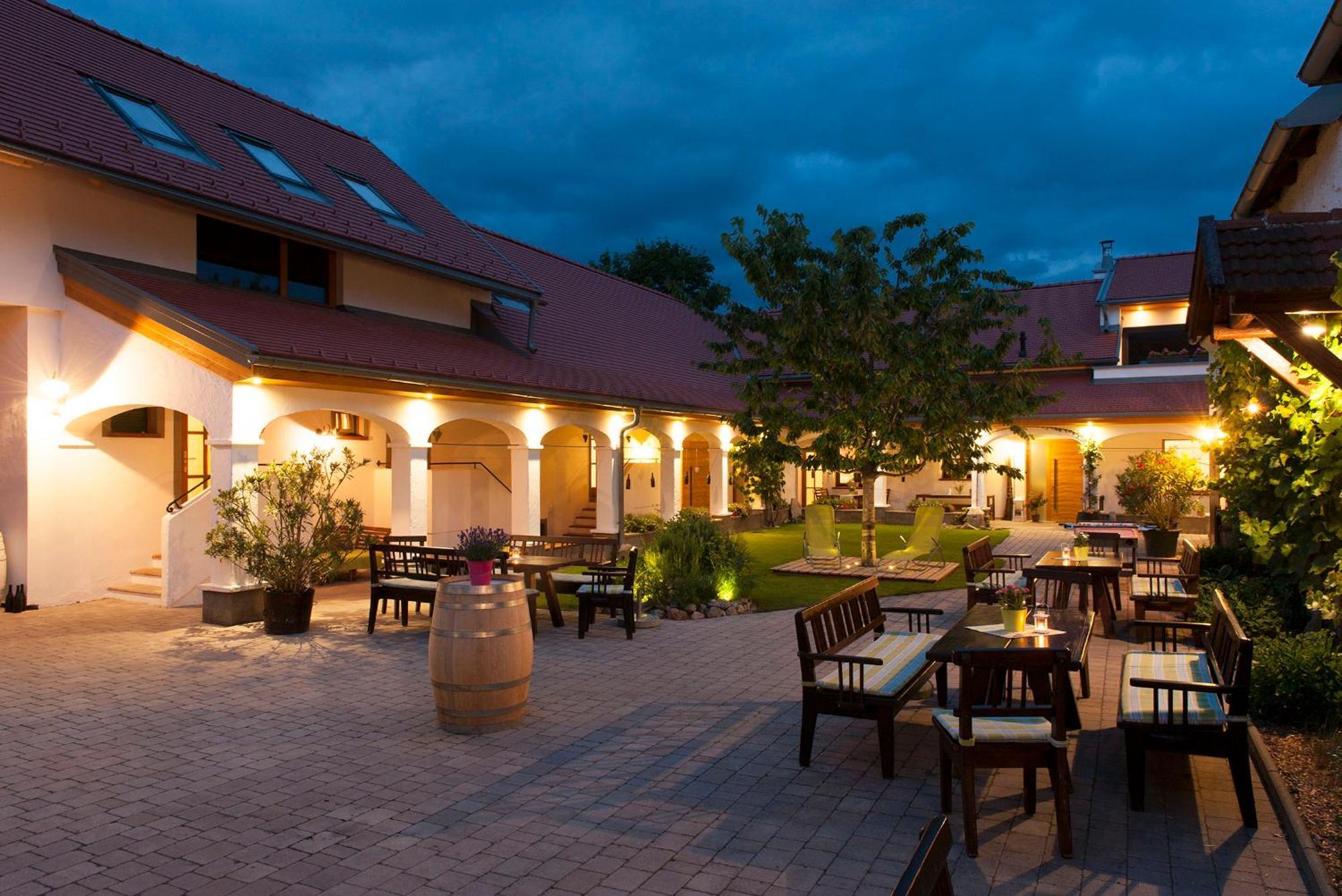 Winzerhof Kiss Hotel Jois Eksteriør billede